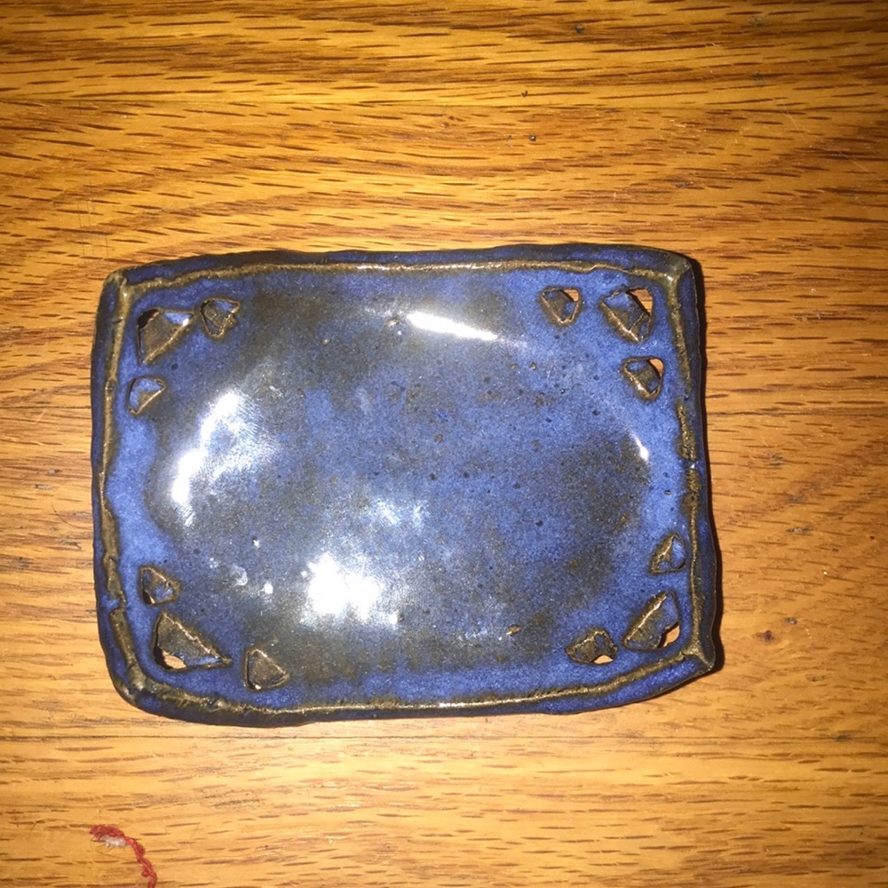 Soap dish.